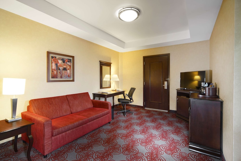 Suite - Photo 2