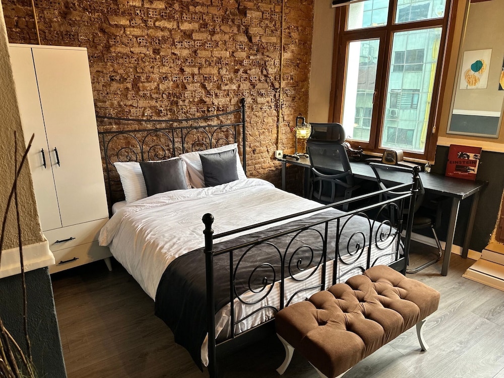 Premium Studio Suite photo 3