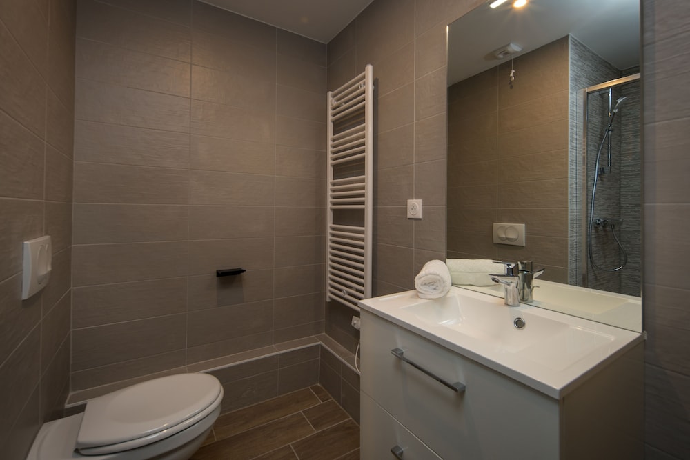 Suite - Photo 2