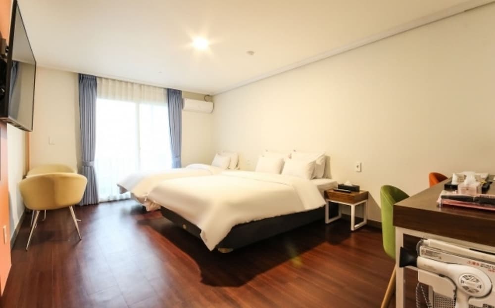 Room (Twin) photo 3