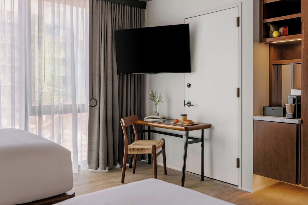 Room, 2 Double Beds (Mobility Accessible W/ Roll-In Shower) photo 2