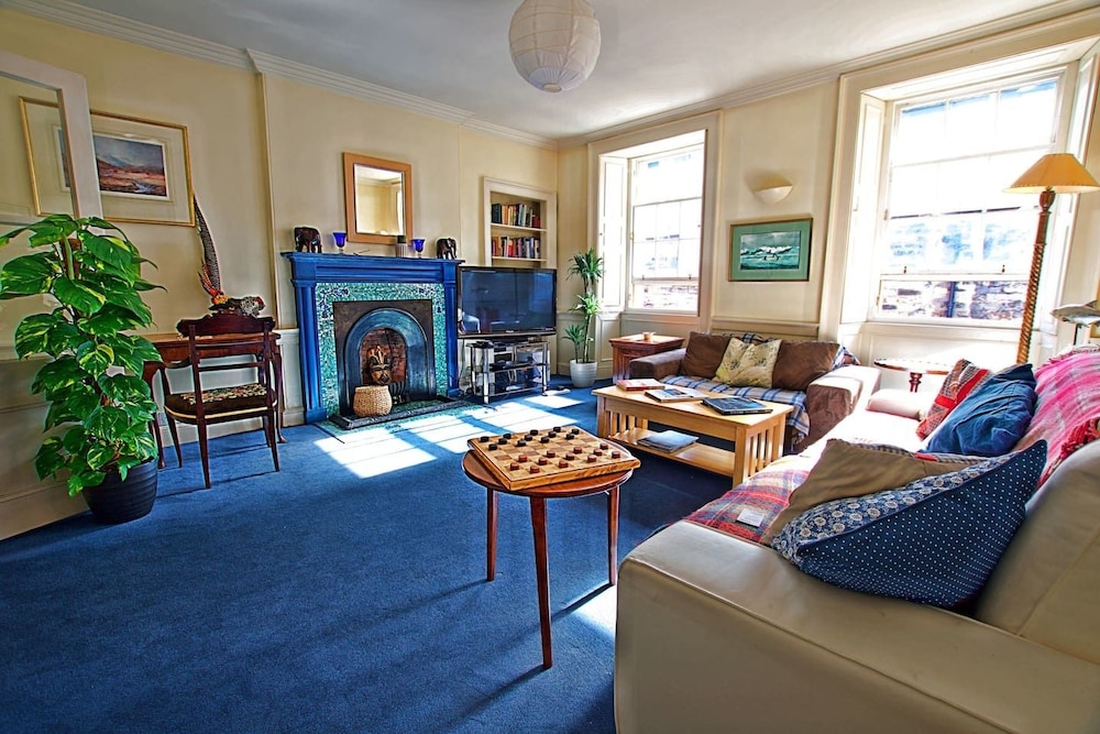 Apartment (2 Bedrooms)