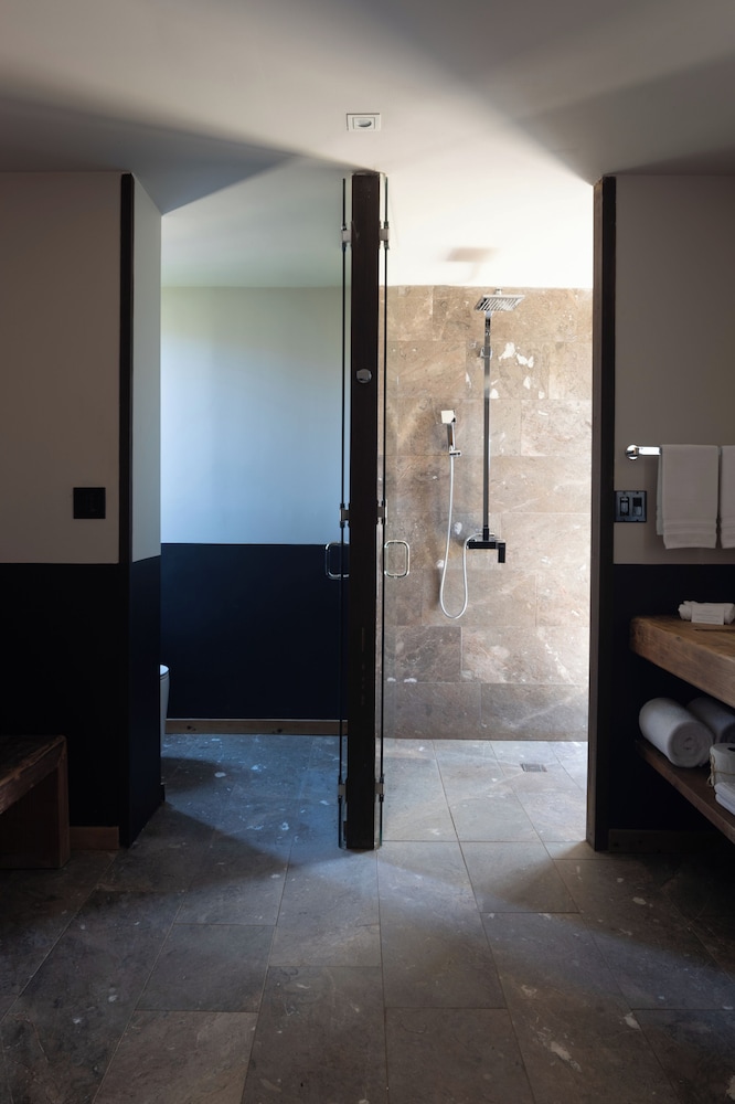 Casa Montaña Two Queens - Pool & Gym Access photo 3