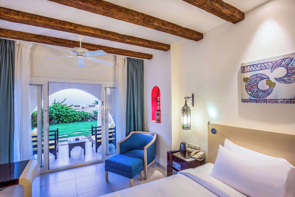 Family Room, 1 King Bed