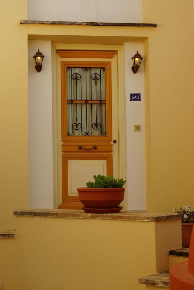 Villa photo 1