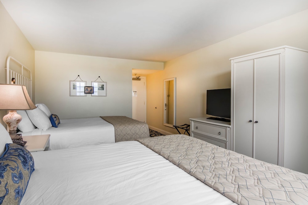 Room, 2 Queen Beds photo 3