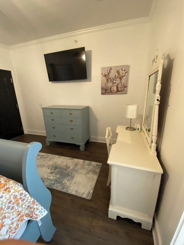 202 Chocowinity Bay Room photo 2