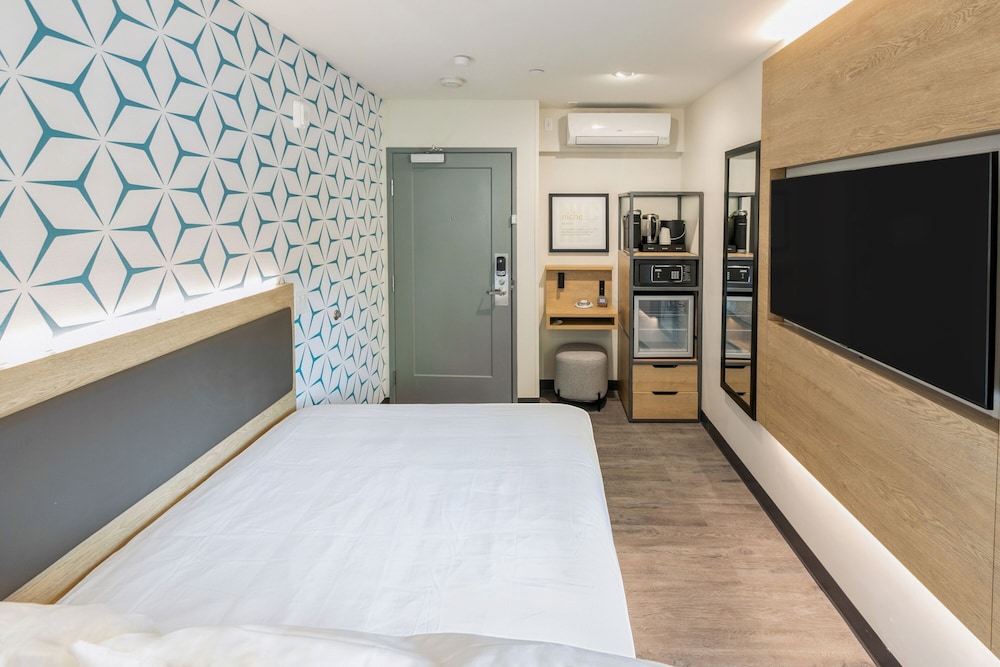 Junior Room, 1 Double Bed (Self Check-in with Virtual Front Desk) photo 2