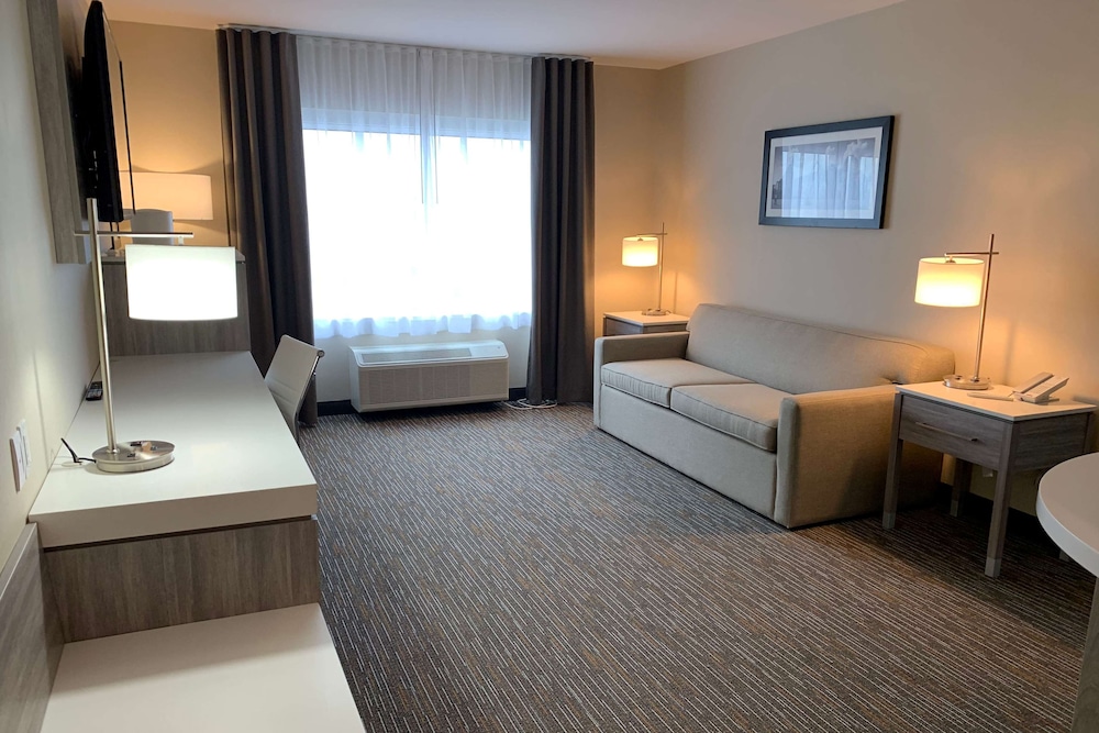 Suite, 1 King Bed with Sofa bed, Non Smoking (Not Pet-Friendly) thumbnail 6