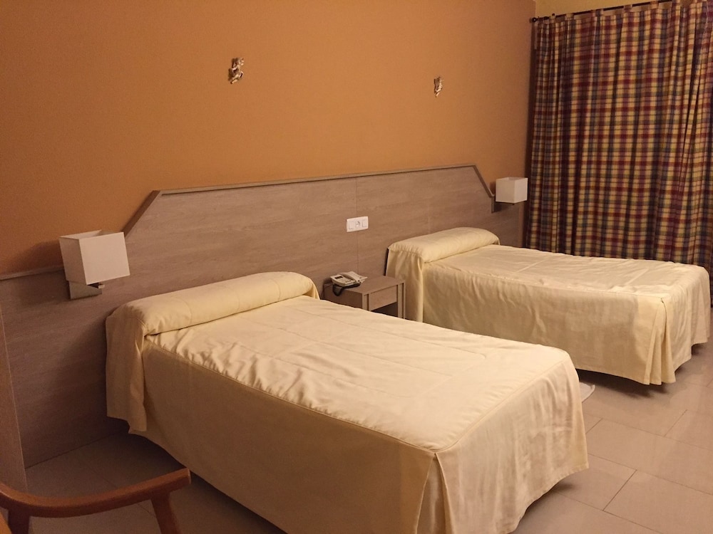 Double Room - Photo 4