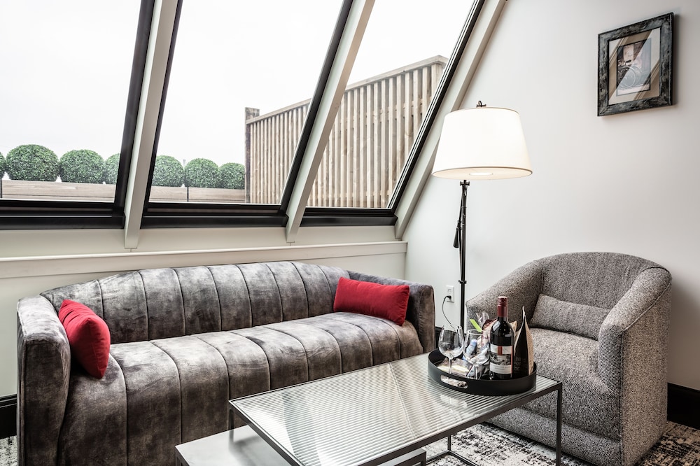 Terrace King photo 2