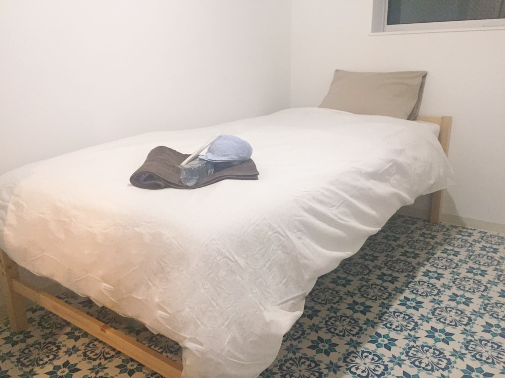 Standard Single Room, 1 Twin Bed, Non Smoking, Shared Bathroom photo 2
