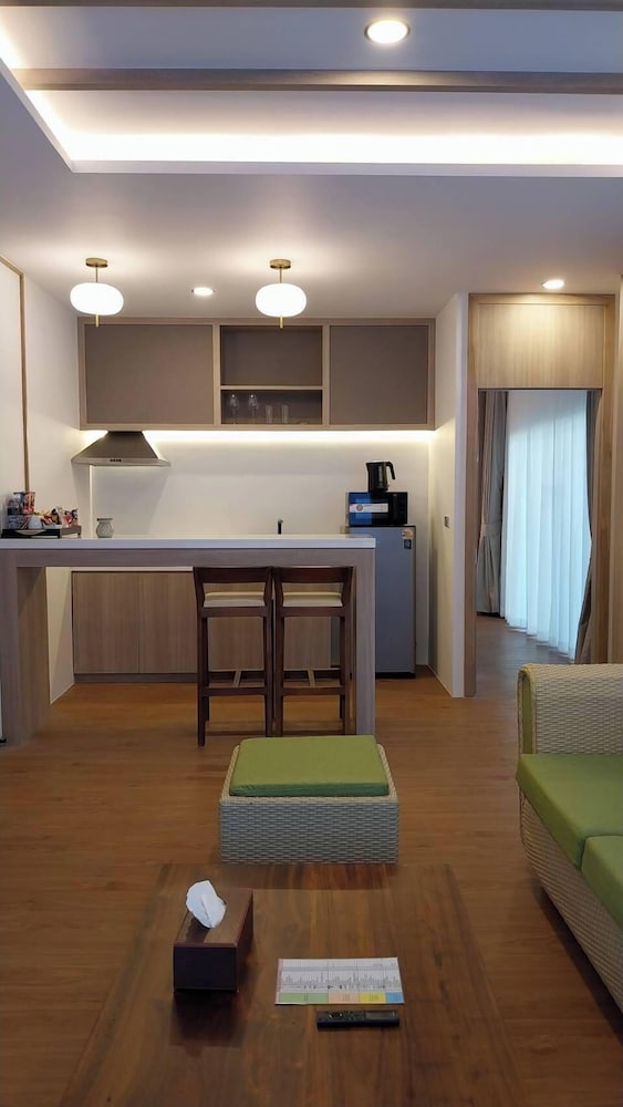 New 1 Bedroom Junior Suite - Photo 12