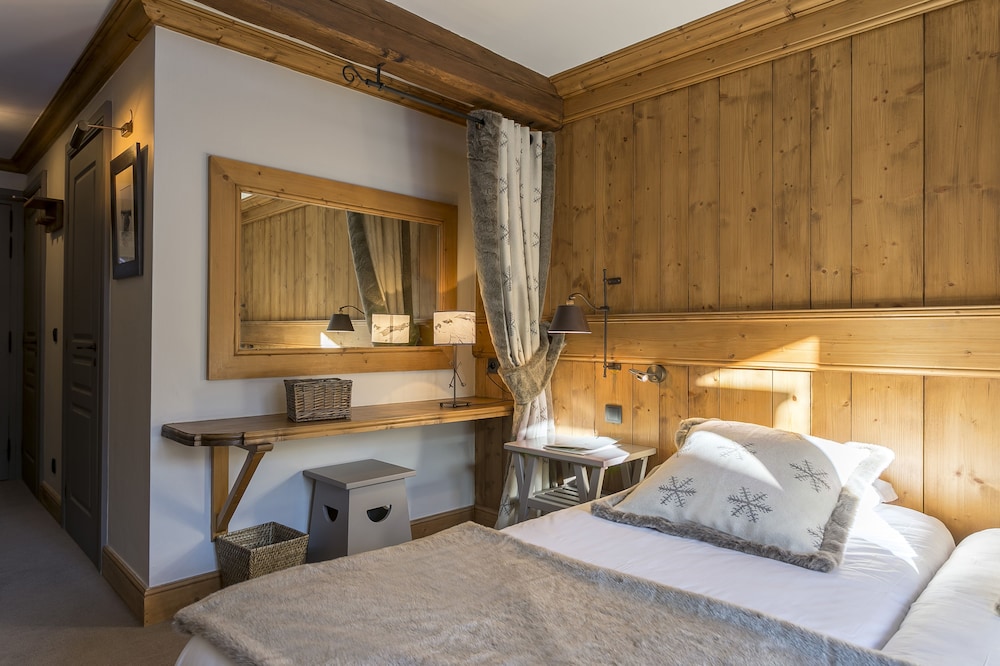 Superior Double or Twin Room photo 3