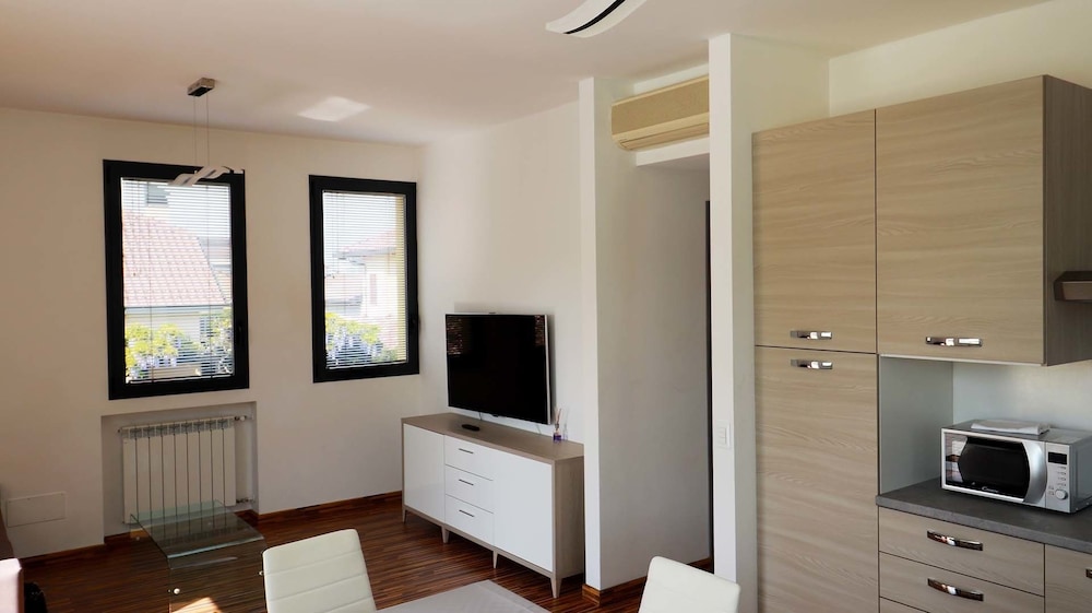 Apartment, 2 Bedrooms, Terrace photo 3