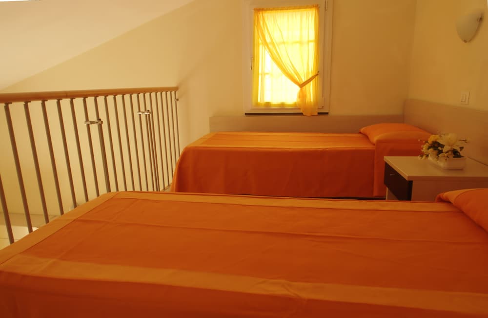 Duplex, 1 Bedroom photo 2