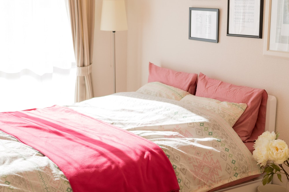Room (/3) photo 2