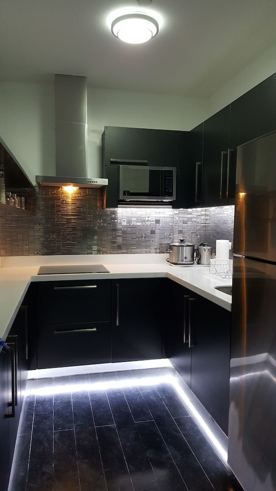 Luxury Penthouse, 2 Bedrooms, City View photo 3