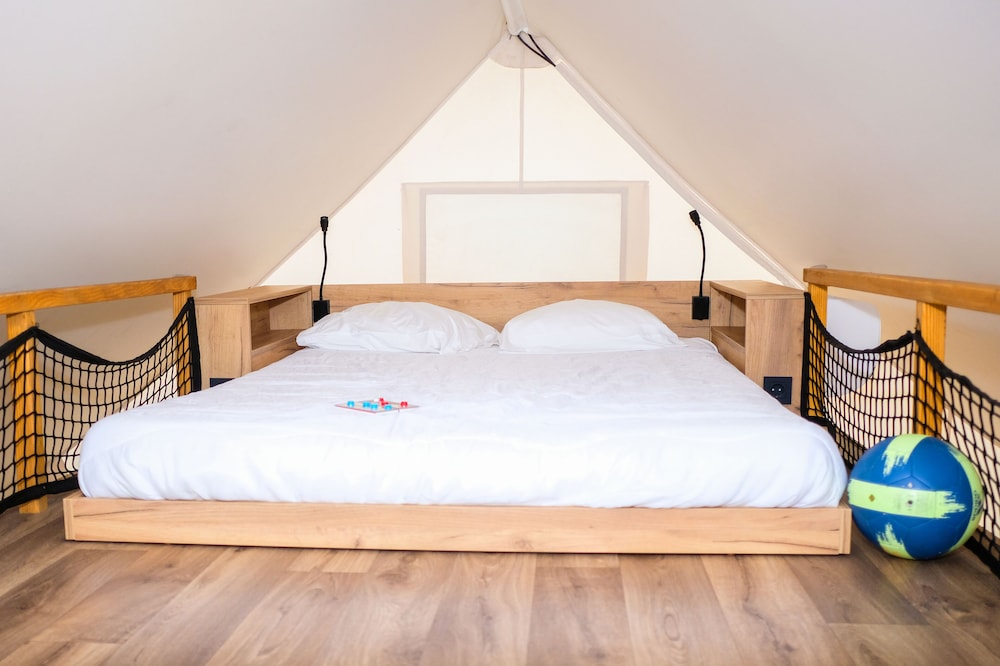 Family Tent, 3 Bedrooms (Glamping)