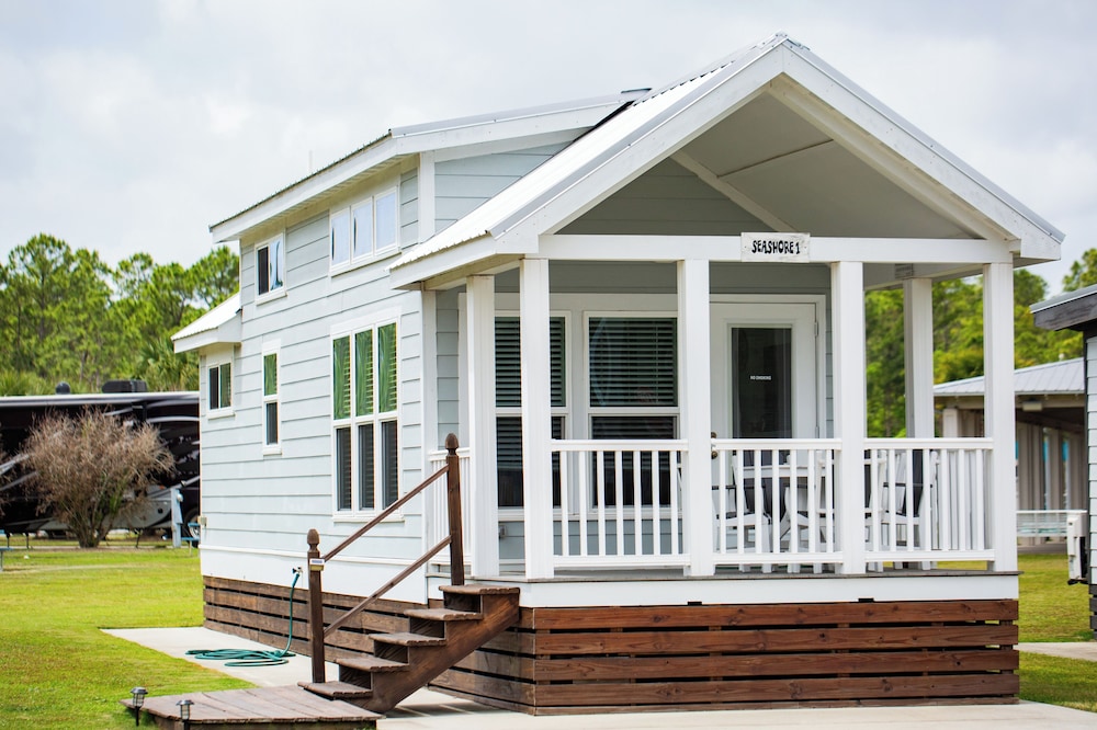 Deluxe Cottage photo 1