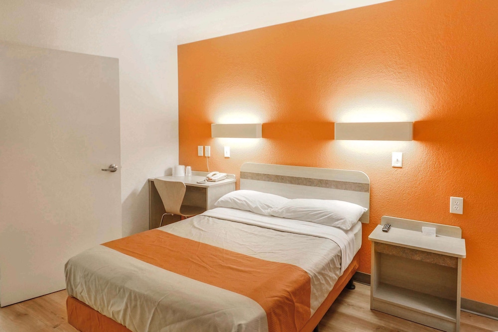 Standard Room, 1 Queen Bed, Accessible, Non Smoking photo 1