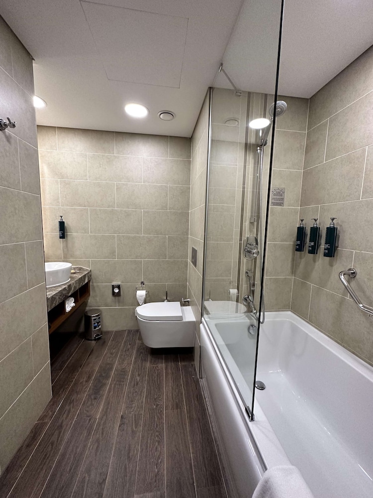 Triple Room, 3 Twin Beds, City View thumbnail 5