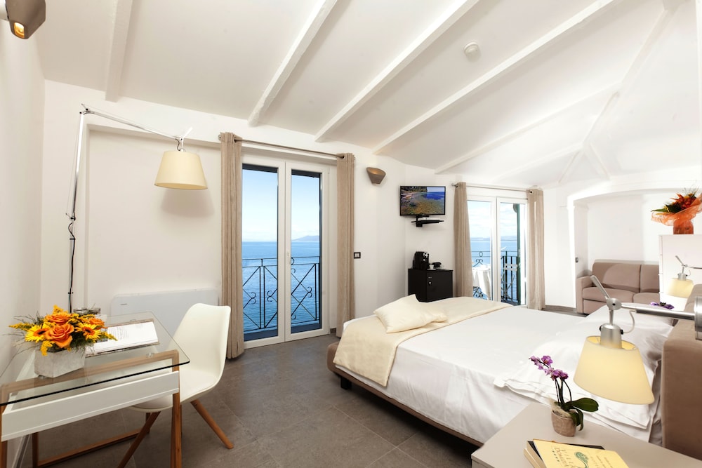 Junior Suite, Balcony, Sea View photo 3