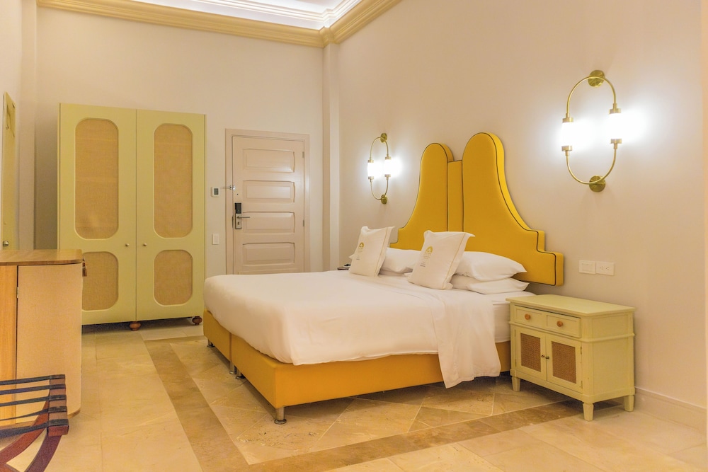 Room, Multiple Beds, Non Smoking - Photo 6