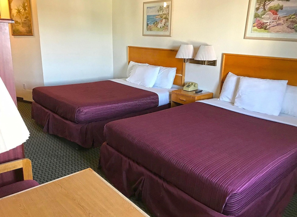 Room, 2 Queen Beds - Photo 3