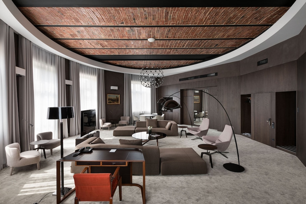 Presidential Suite, 1 King Bed, Park View