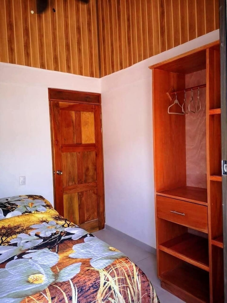 Family House, 2 Bedrooms, Kitchen, Mountain View