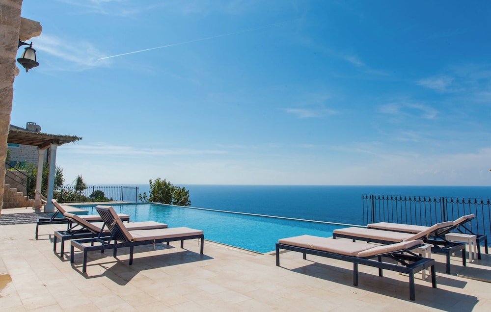 Standard Apartment, 1 Bedroom, Pool Access, Sea View