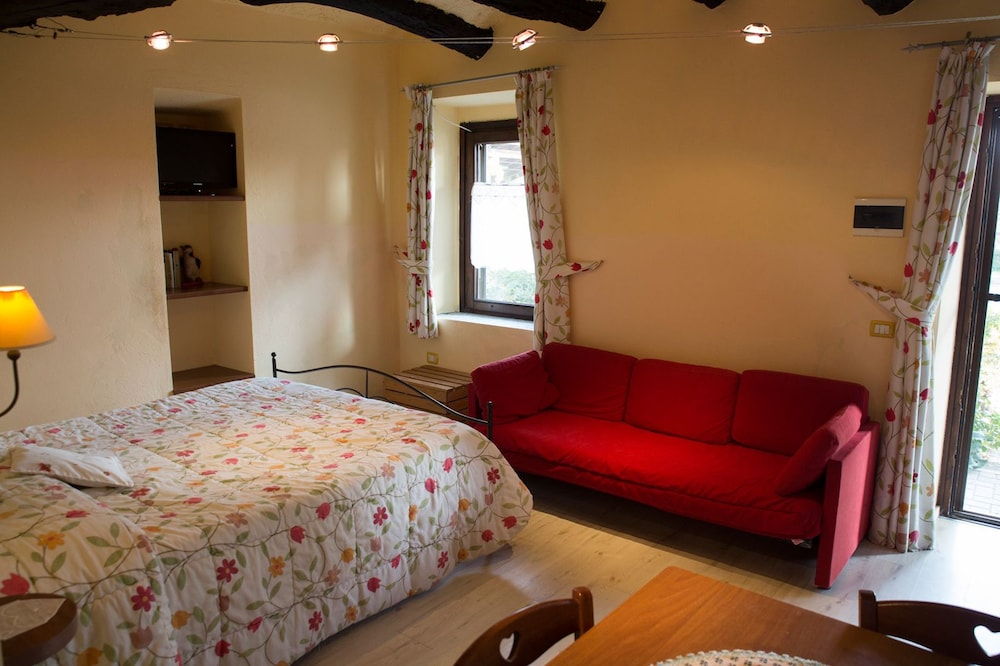 Studio (La Taverna) photo 3