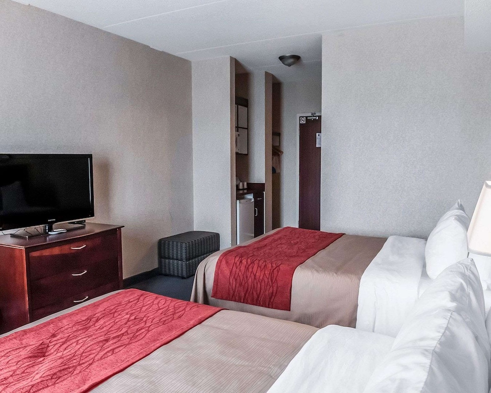 Standard Room, 2 Queen Beds, Non Smoking - Photo 2