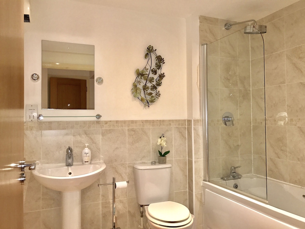 Southampton City Centre Apartment, 사진 12