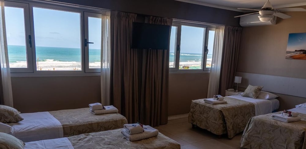 Family Room, Non Smoking (6 Beds) photo 1
