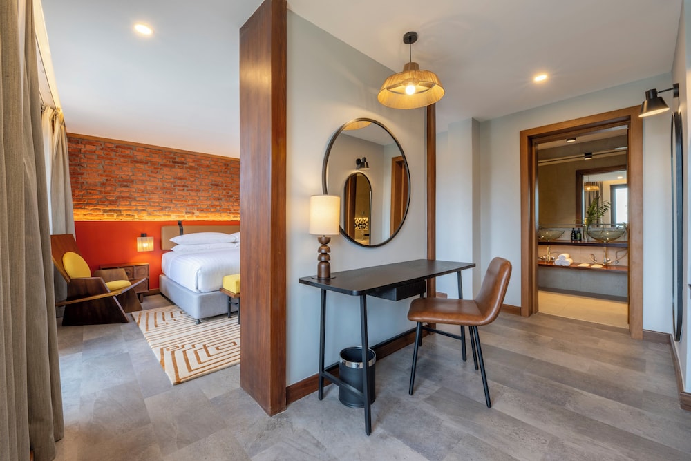Executive Suite, Balcony, City View photo 3