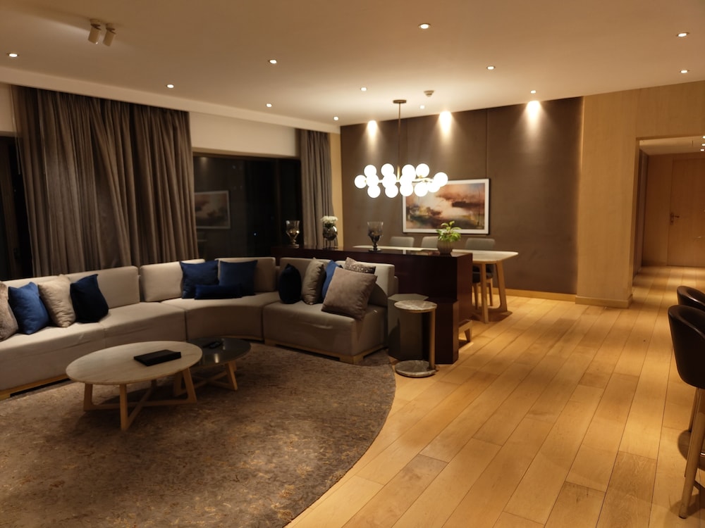 Signature Suite, 1 King Bed, Sea View