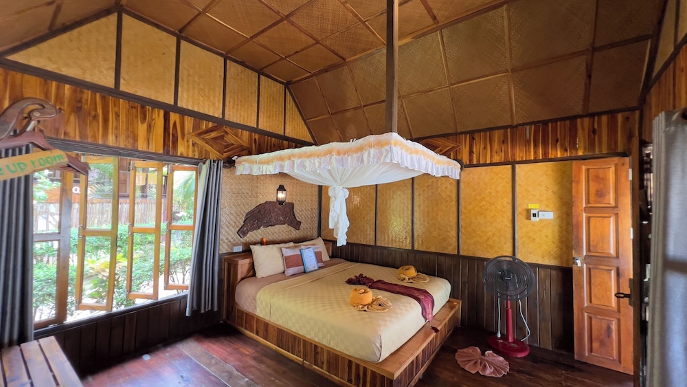 Bungalow with Balcony - Fan Room