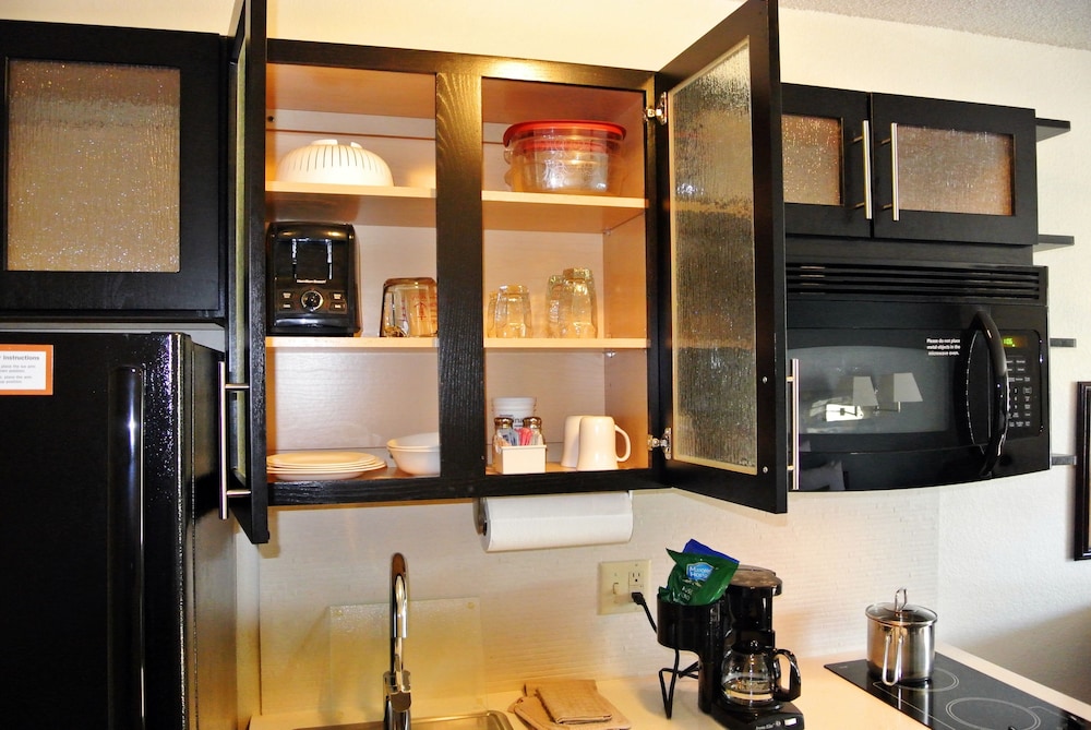 Studio Suite, 1 Queen Bed (Full Kitchen) - Photo 6