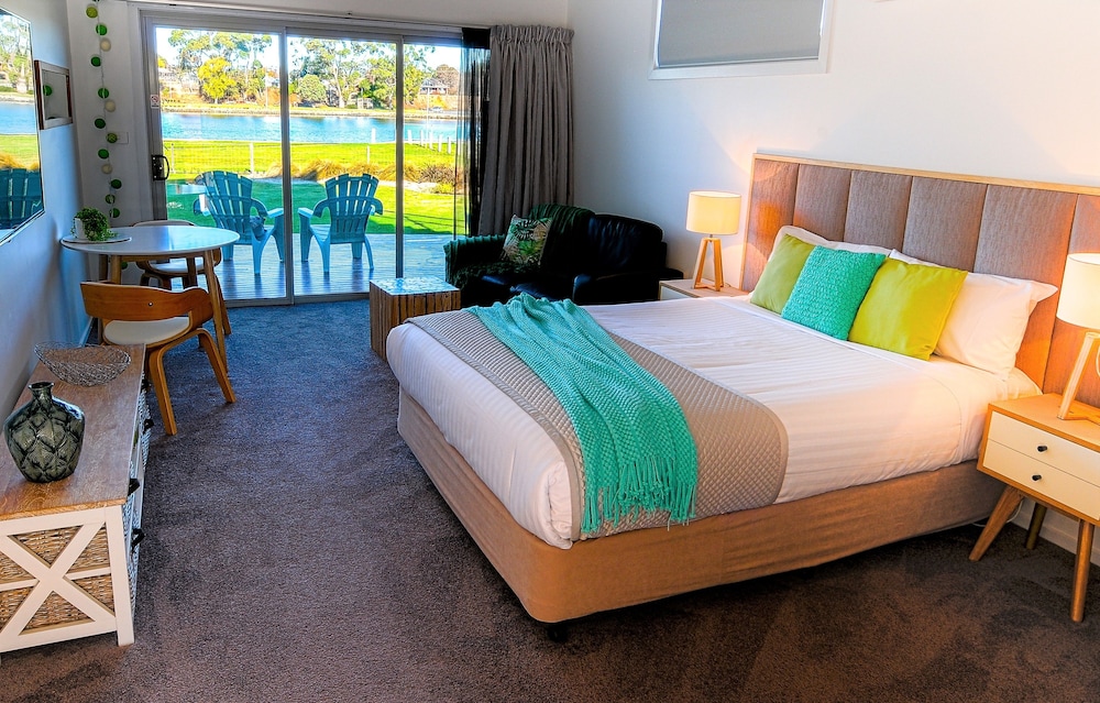 Luxury Studio, River View photo 3