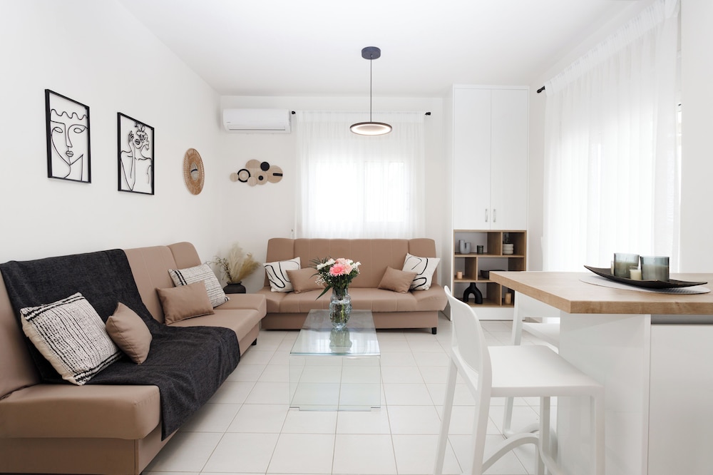 Deluxe Villa, Patio, Garden View