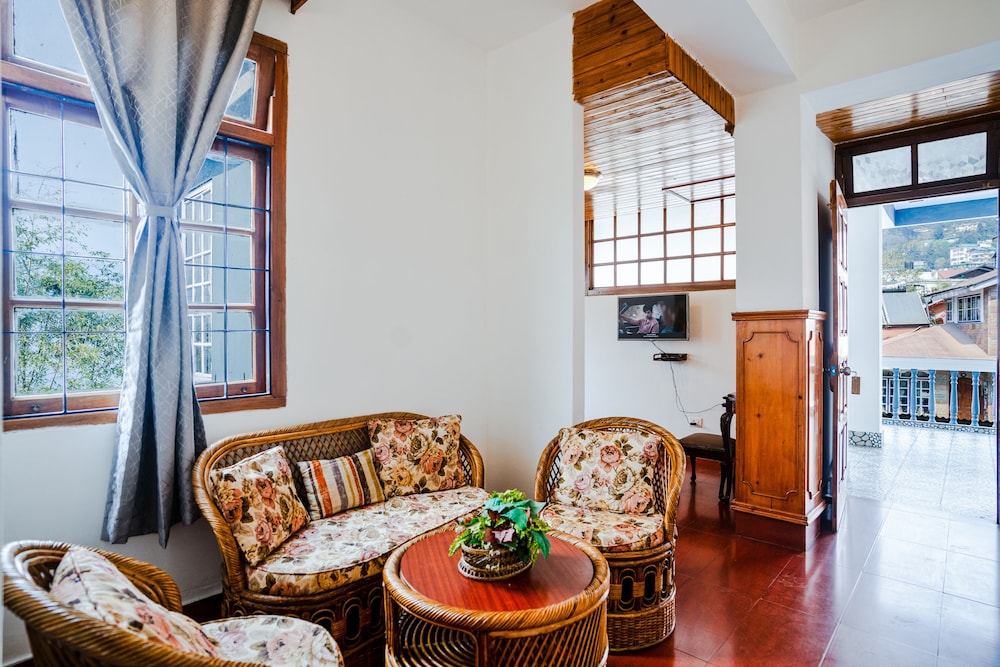 Executive Room - Photo 31