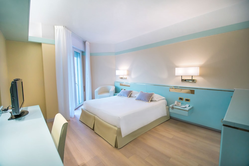 Executive Quadruple Room - Photo 1