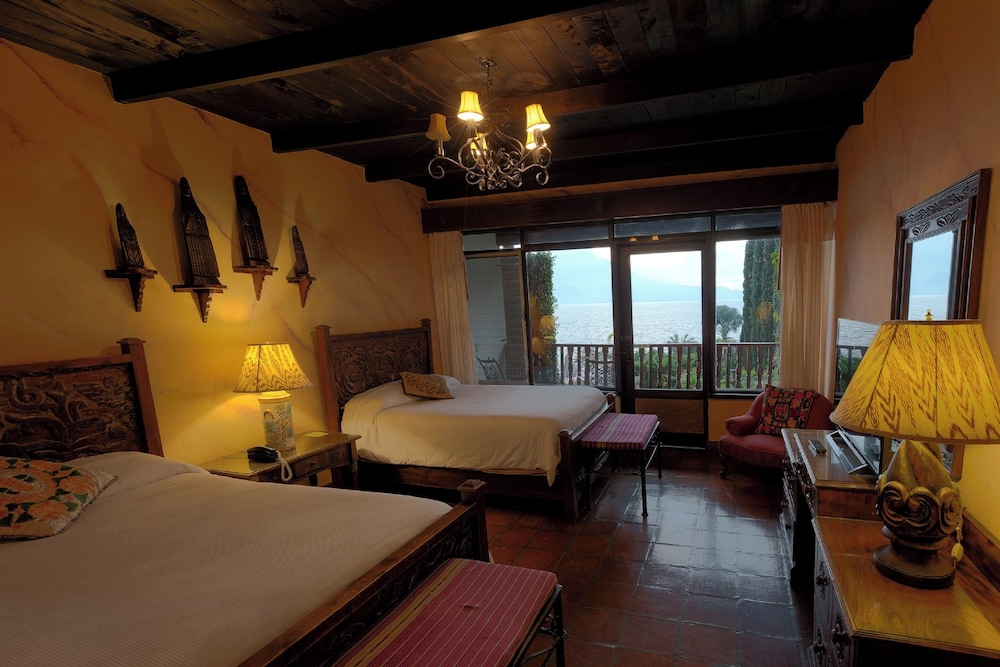 Comfort Room, 2 Double Beds, Lake View