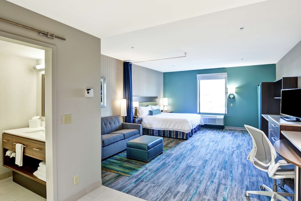 Studio, 1 King Bed, Accessible, Bathtub