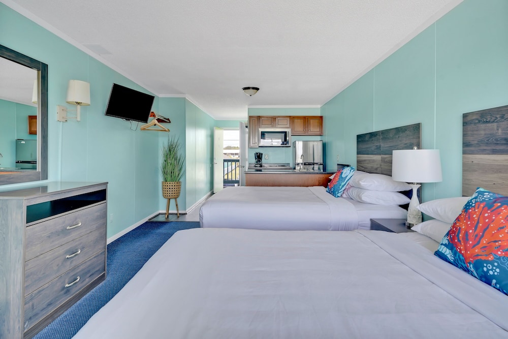 Room, 2 Queen Beds, Kitchen, Oceanfront photo 1