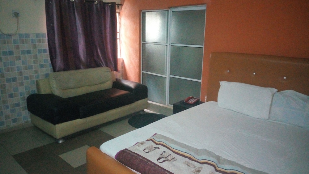 Standard Room photo 2