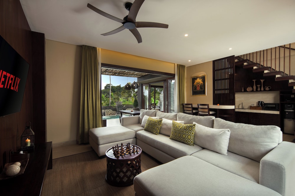 Luxury Villa photo 3