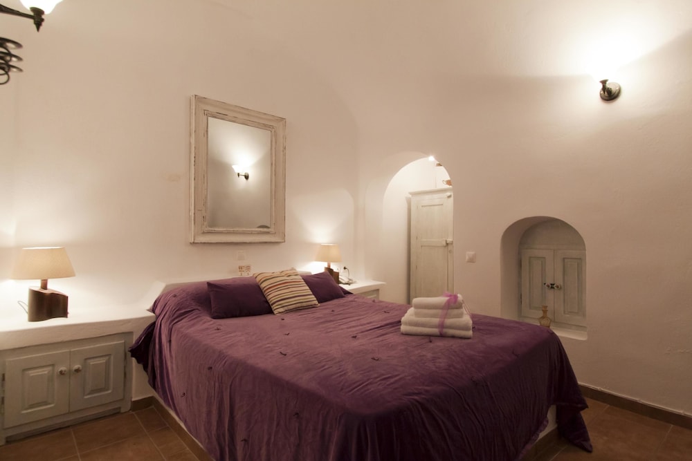 Superior Suite (Caldera View)